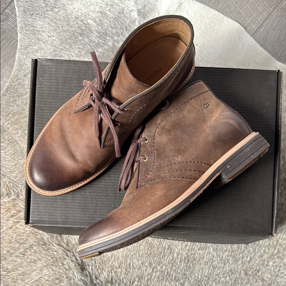 UGG Men's Brown Energ Leather Chukka Boots